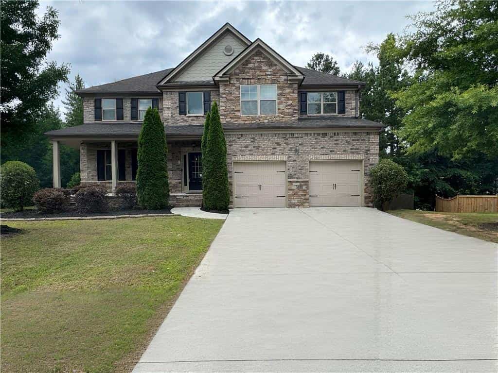 Listing photo 2