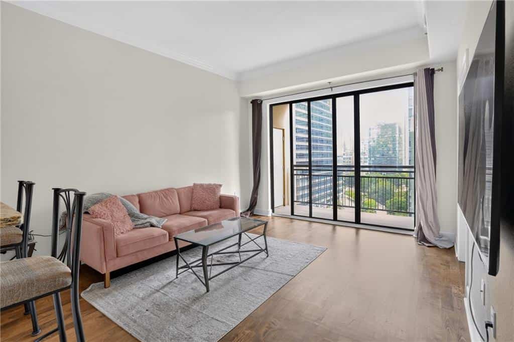 Listing photo 6