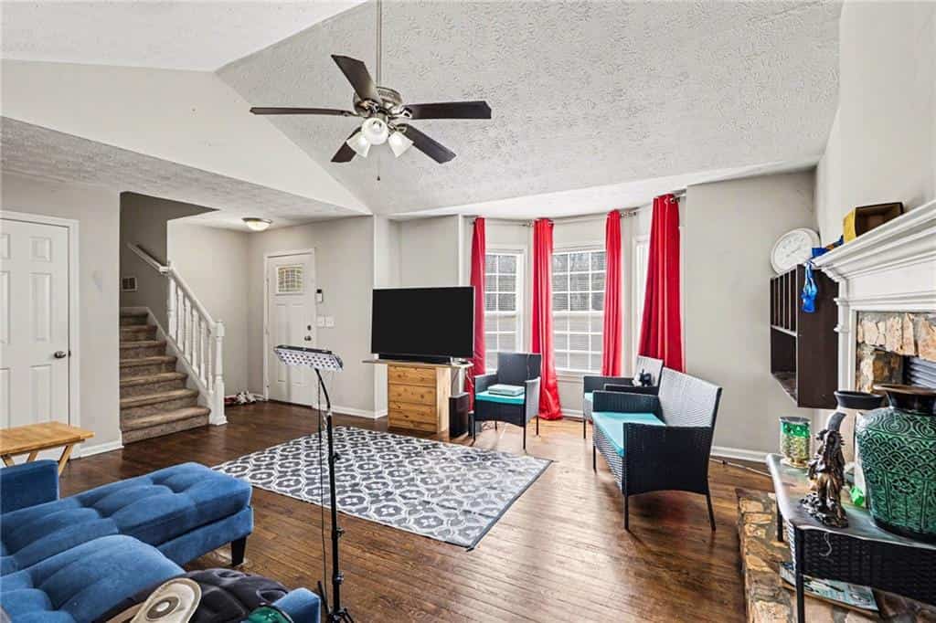 Listing photo 4