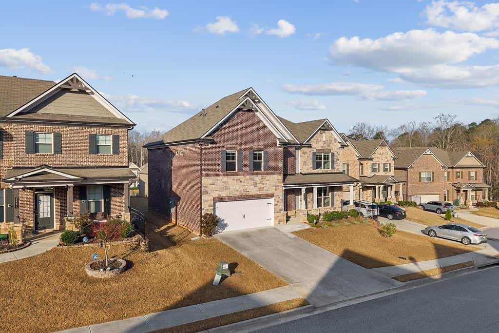 Listing photo 3