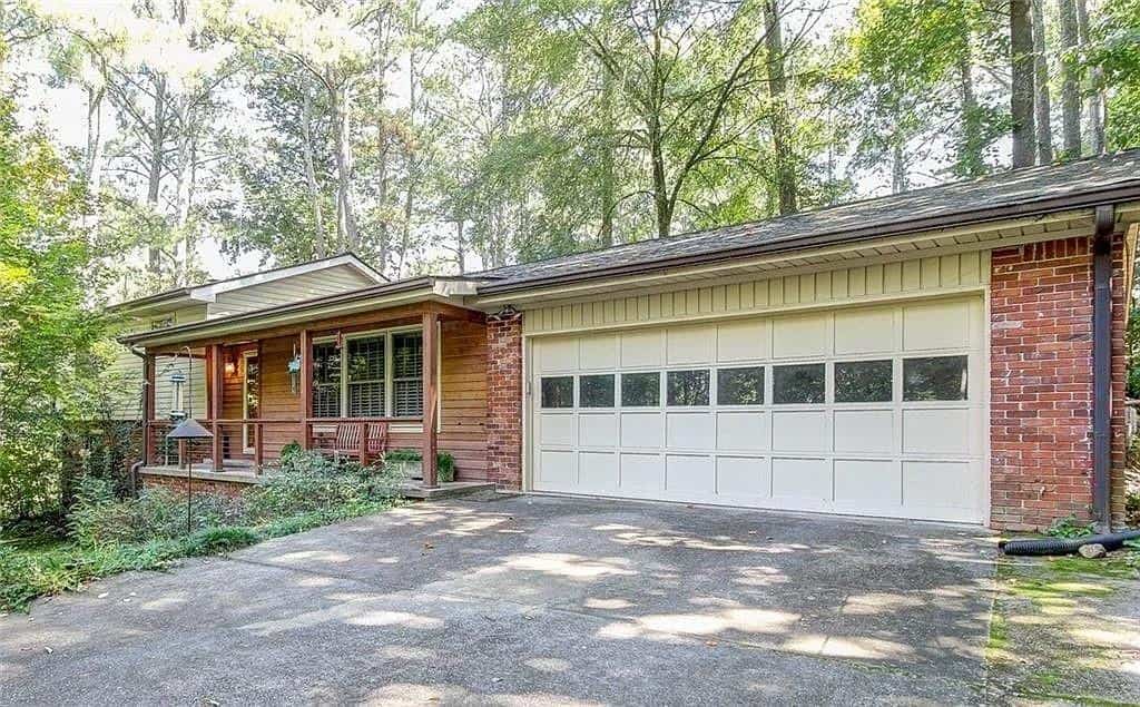 2543 Lake Flair Court NE, Atlanta, GA 30345