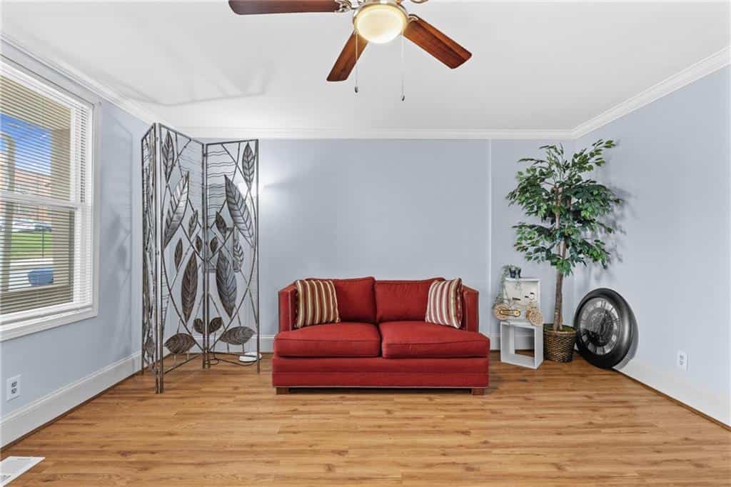 Listing photo 6
