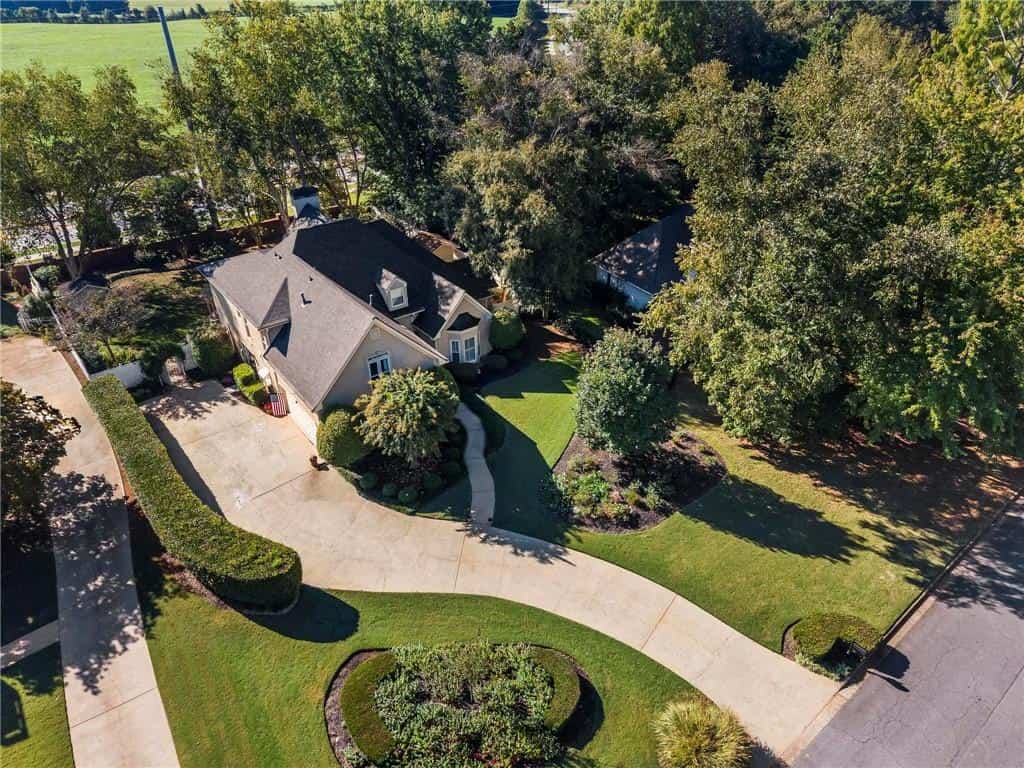 420 Clubfield Drive, Roswell, GA 30075