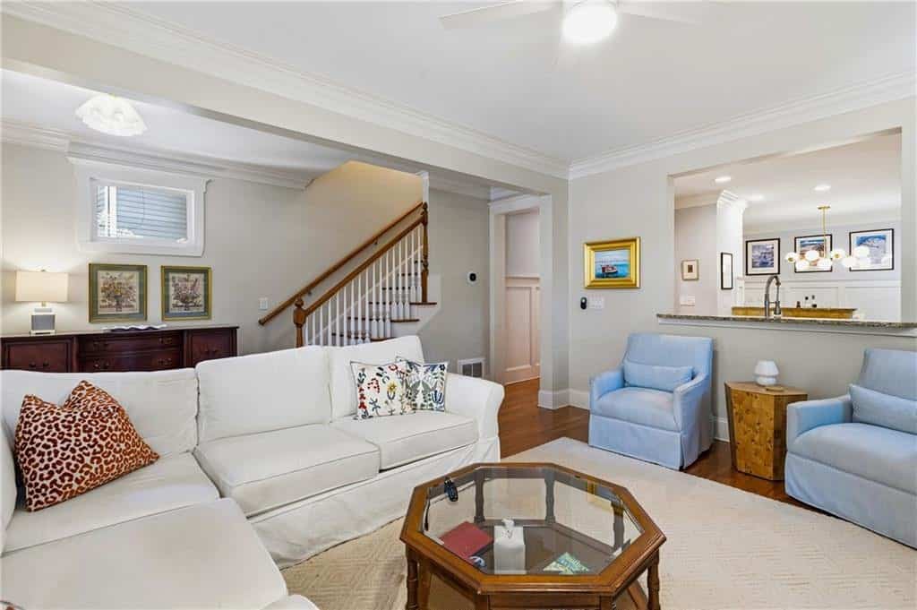 Listing photo 6