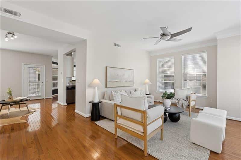 Listing photo 6