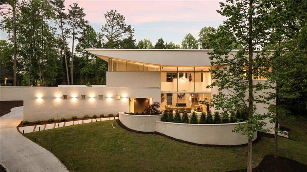 3619 Ivy Road, Atlanta, GA 30342
