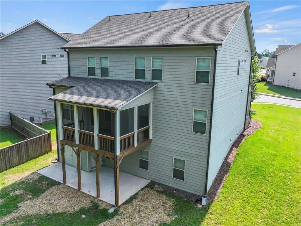 Listing photo 6