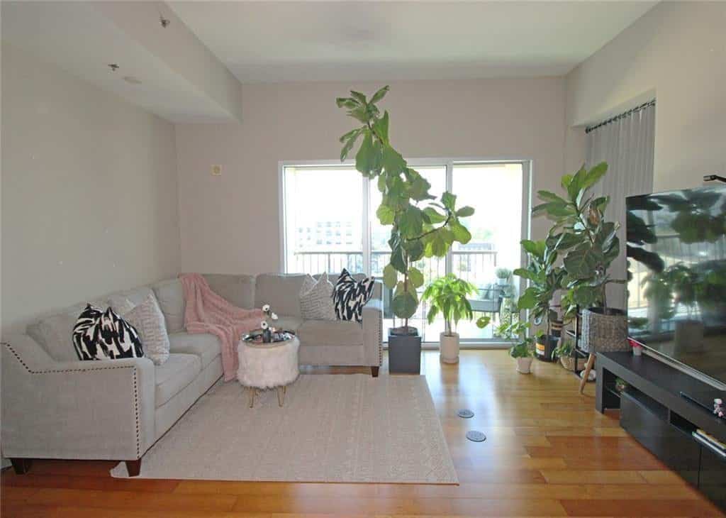 Listing photo 6
