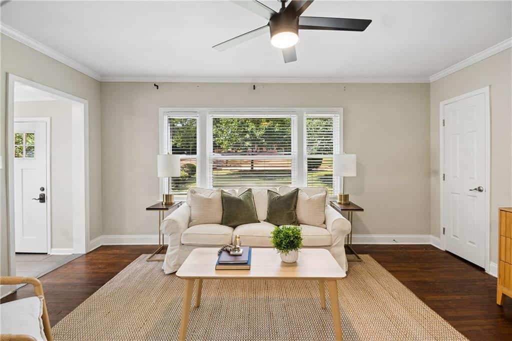 Listing photo 6