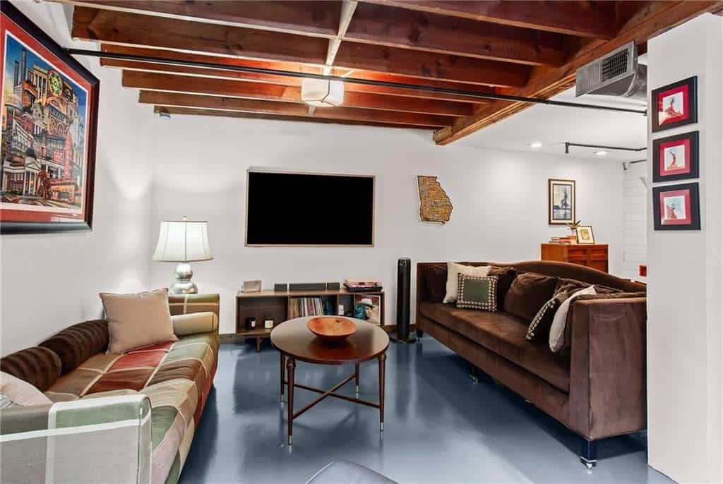 Listing photo 6
