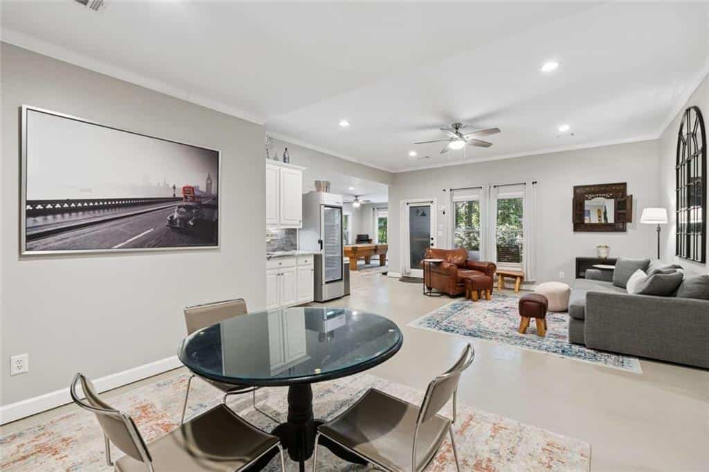 Listing photo 6