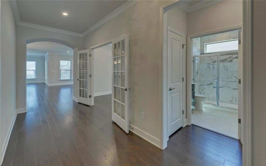 Listing photo 6