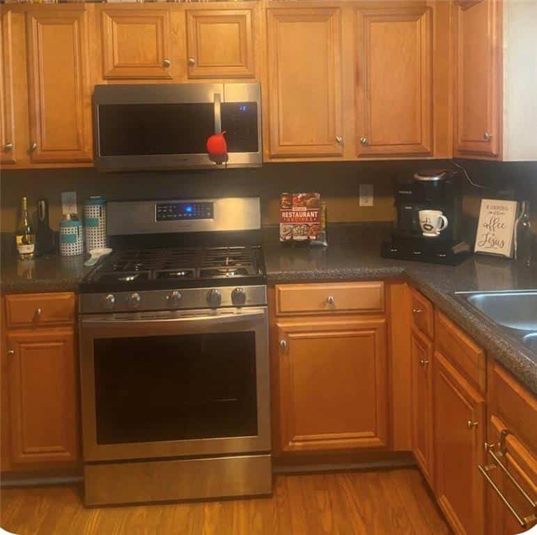 Listing photo 6