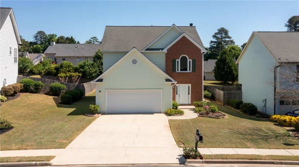 Listing photo 2
