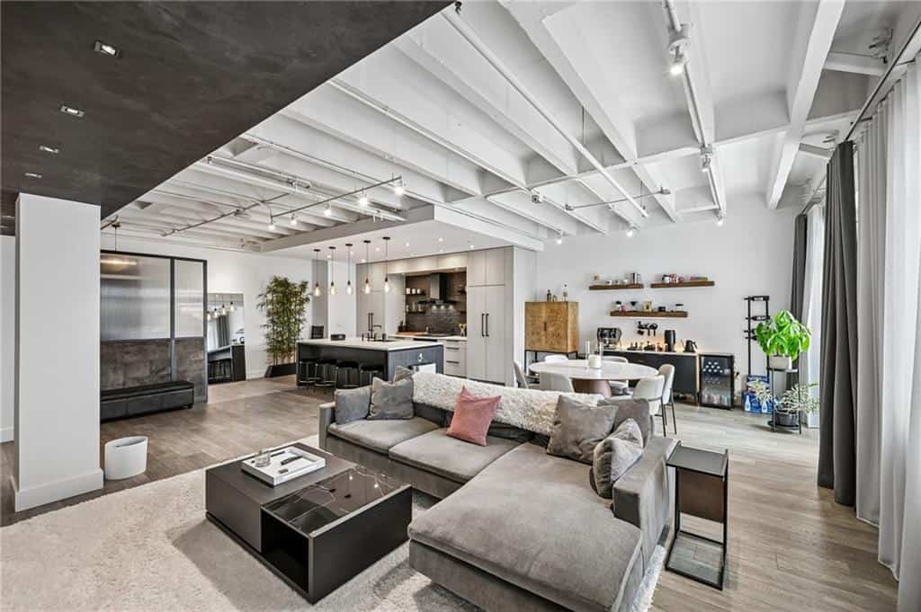 Listing photo 6