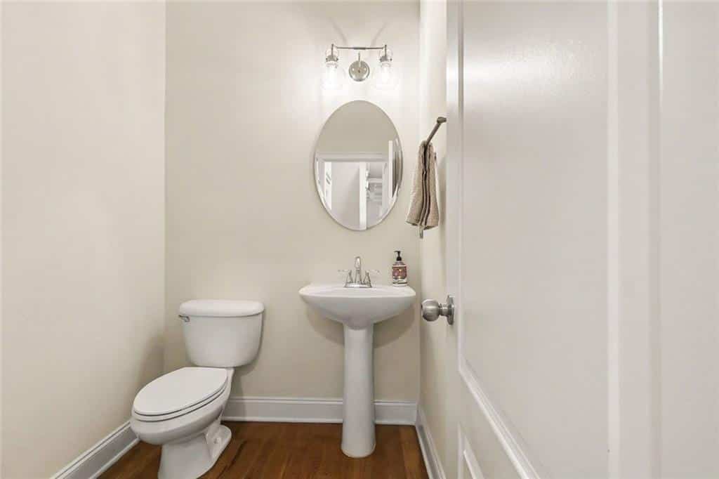 Listing photo 6
