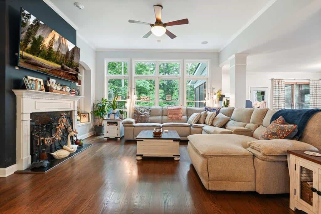 Listing photo 6