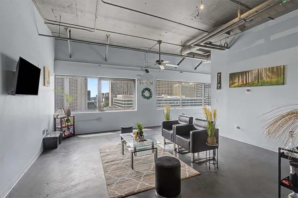 Listing photo 6