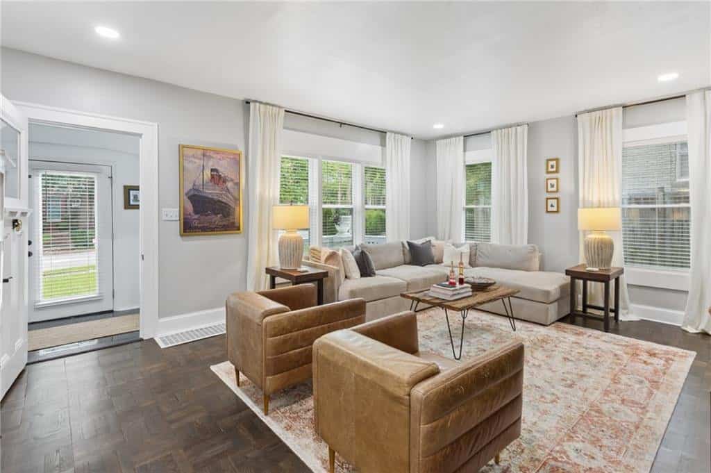 Listing photo 6