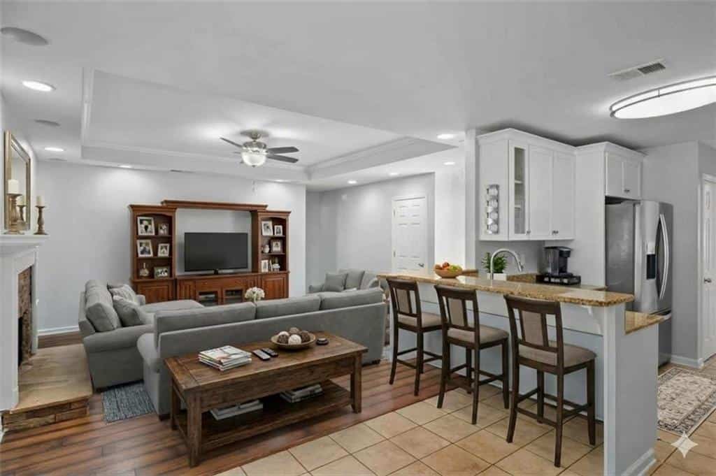 Listing photo 6