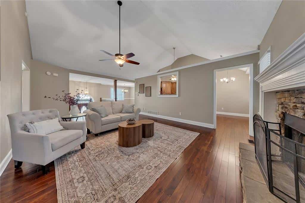 Listing photo 6