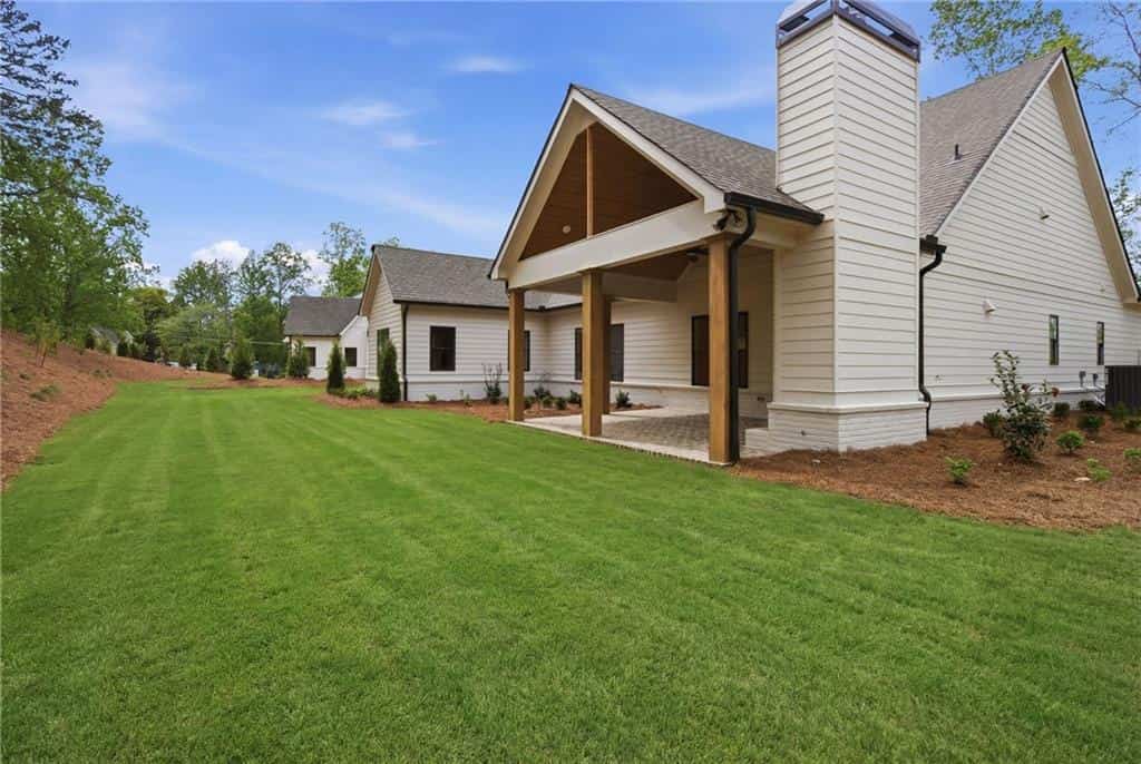 Listing photo 6
