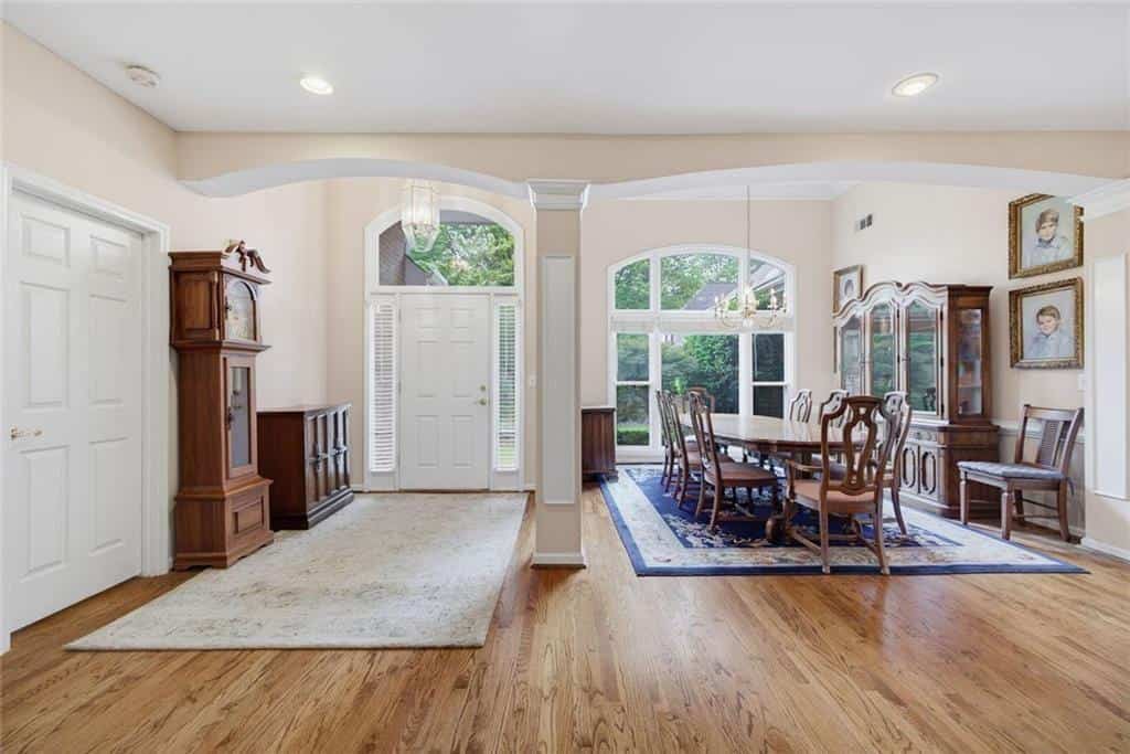 Listing photo 3