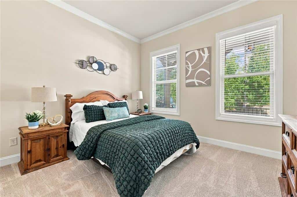 Listing photo 6