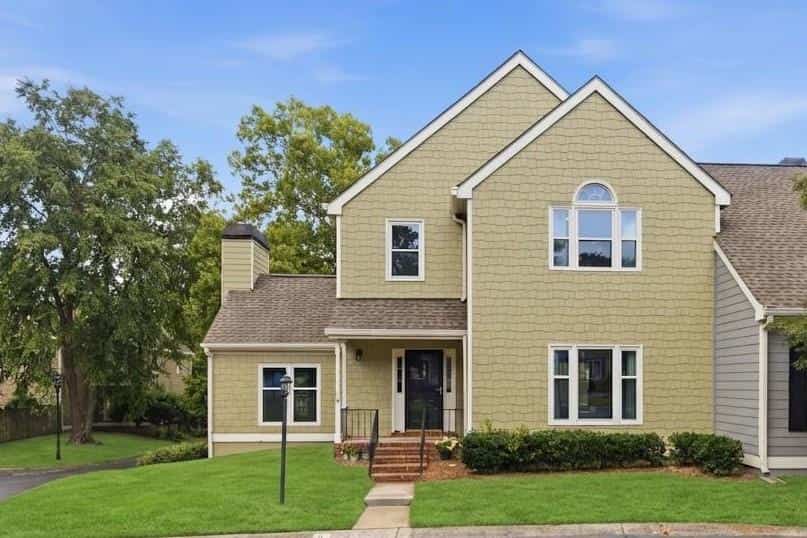 8 Vernon Glen Court, Sandy Springs, GA 30338