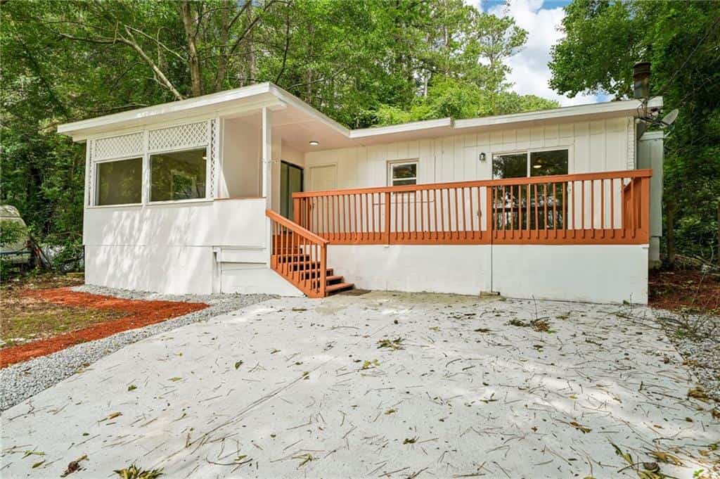 967 Lake Drive, Snellville, GA 30039