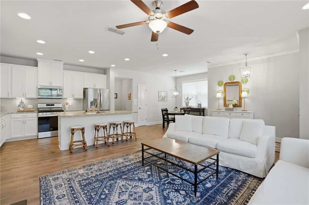 Listing photo 6
