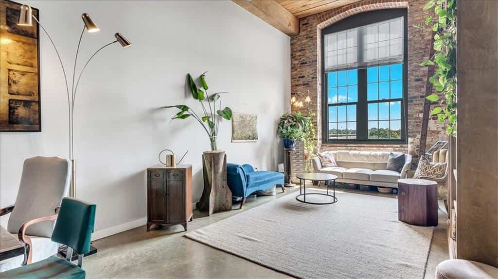 Listing photo 6