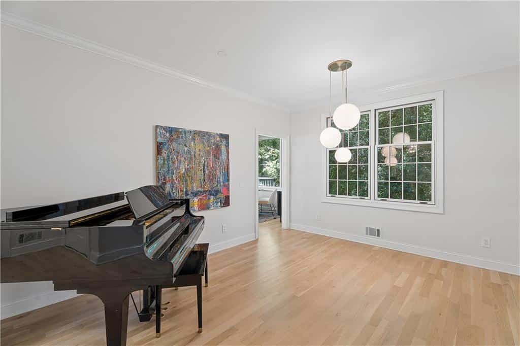 Listing photo 6