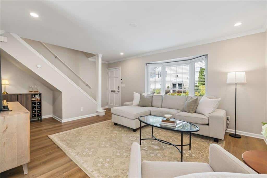 Listing photo 6