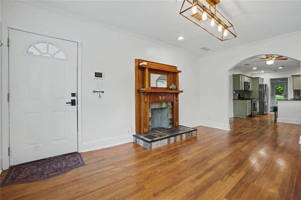 Listing photo 6