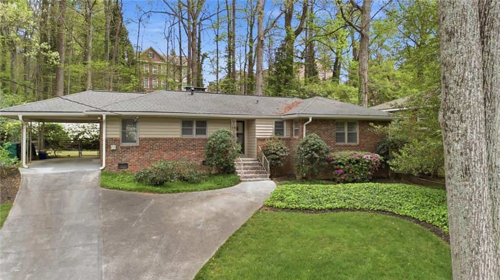 955 Vistavia Circle, Decatur, GA 30033