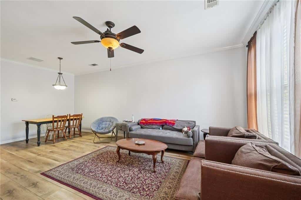 Listing photo 6