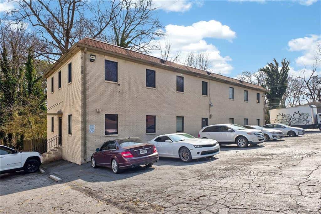 Listing photo 6