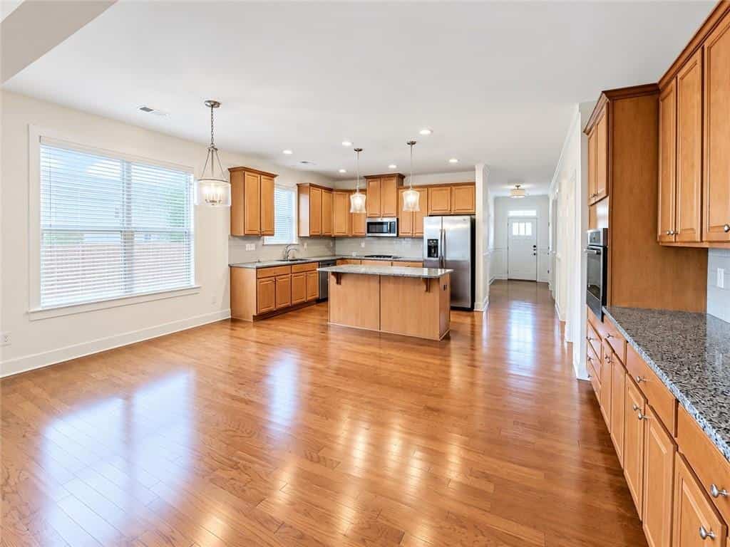 Listing photo 6