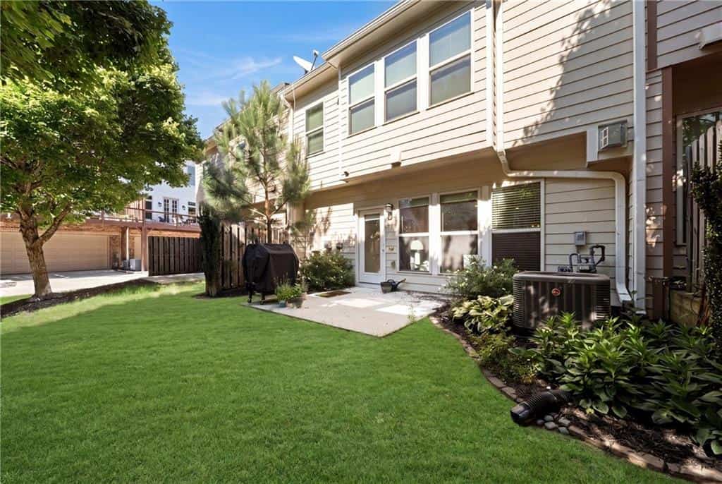 Listing photo 6