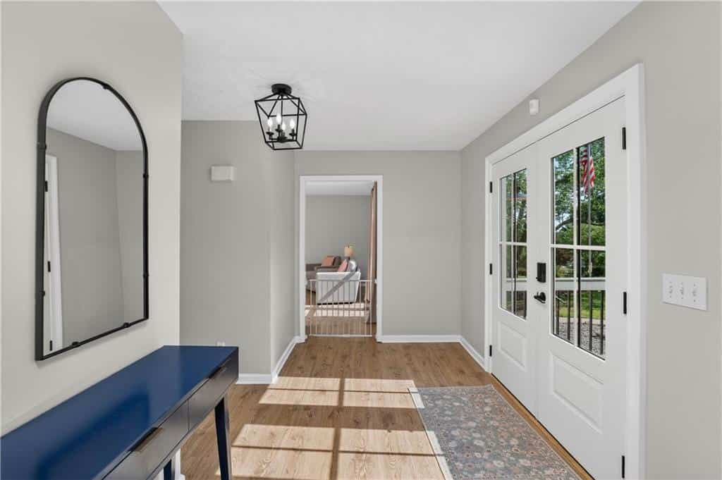 Listing photo 6