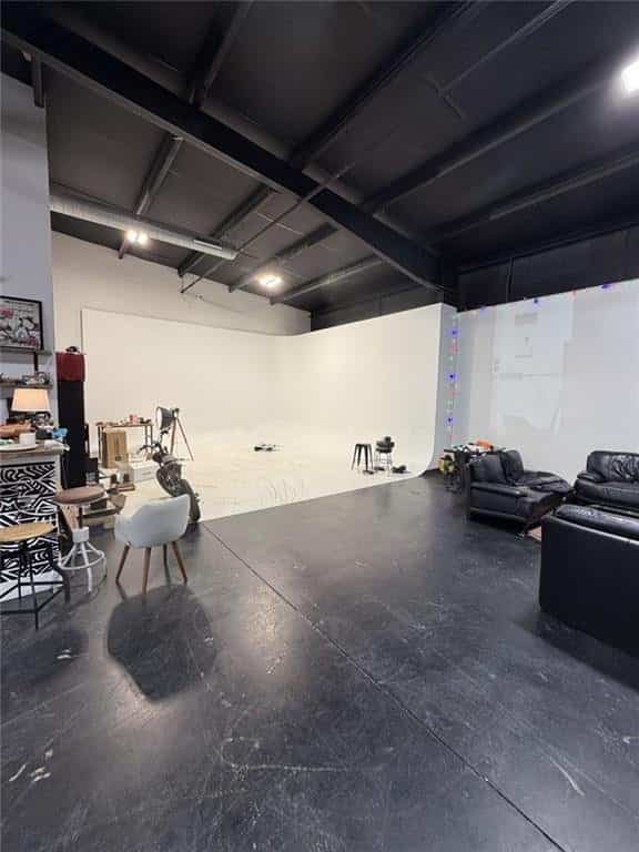 Listing photo 6