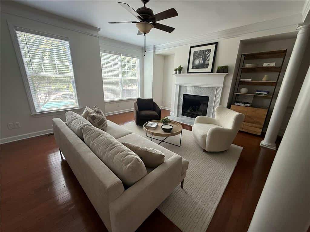Listing photo 3