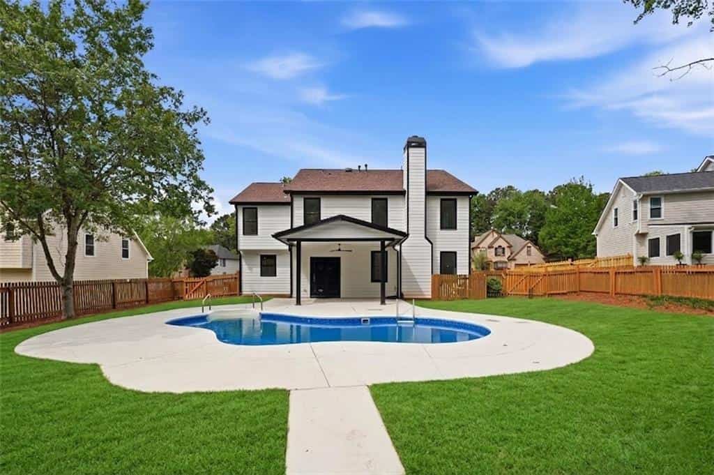 Listing photo 4