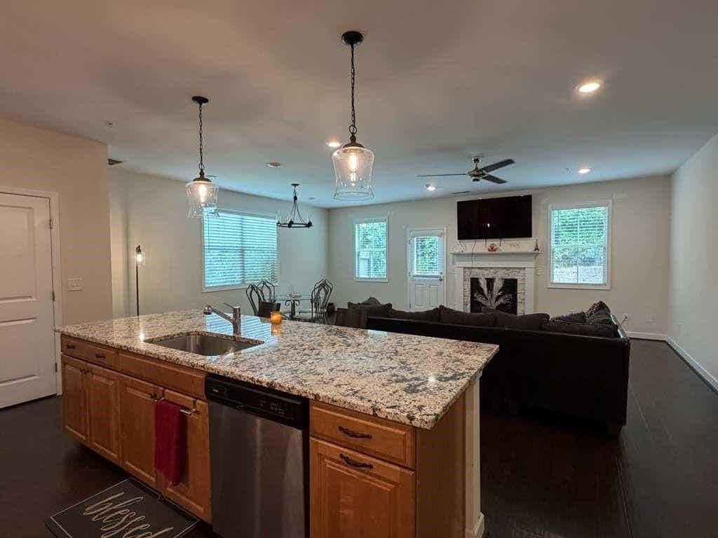 Listing photo 6