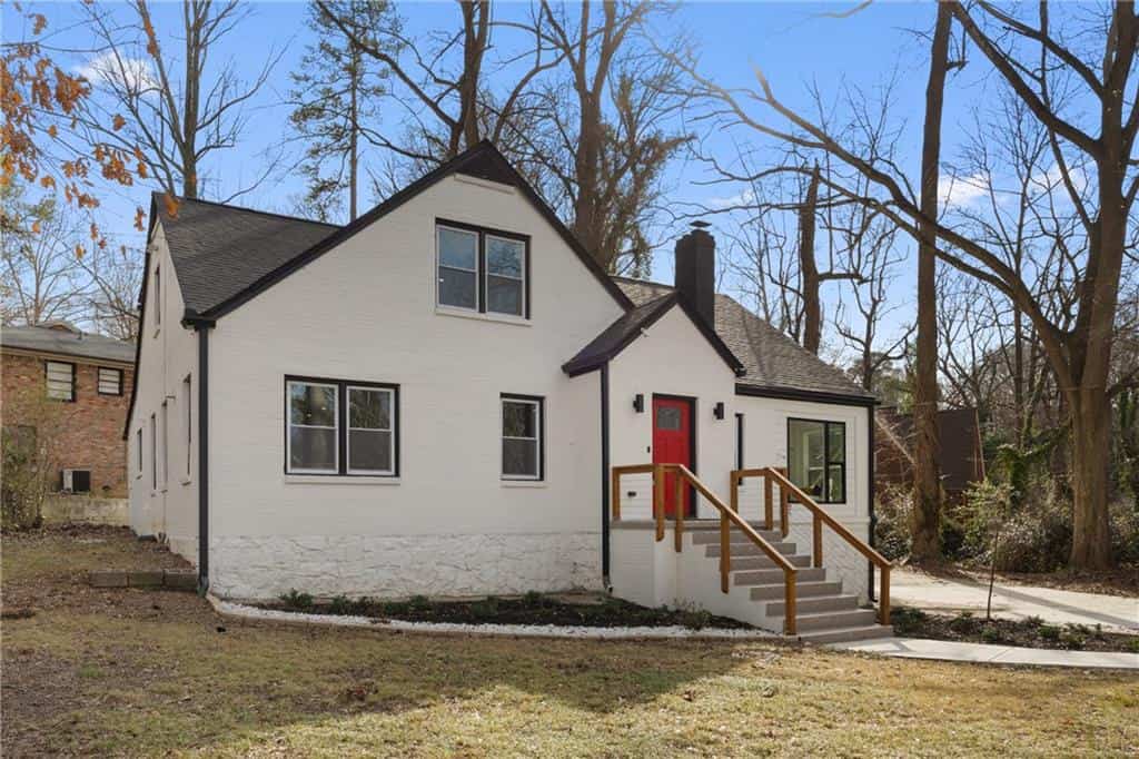 Listing photo 2