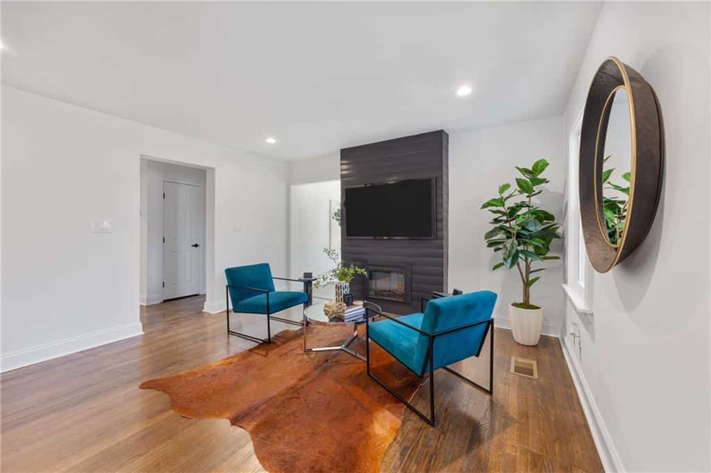 Listing photo 6