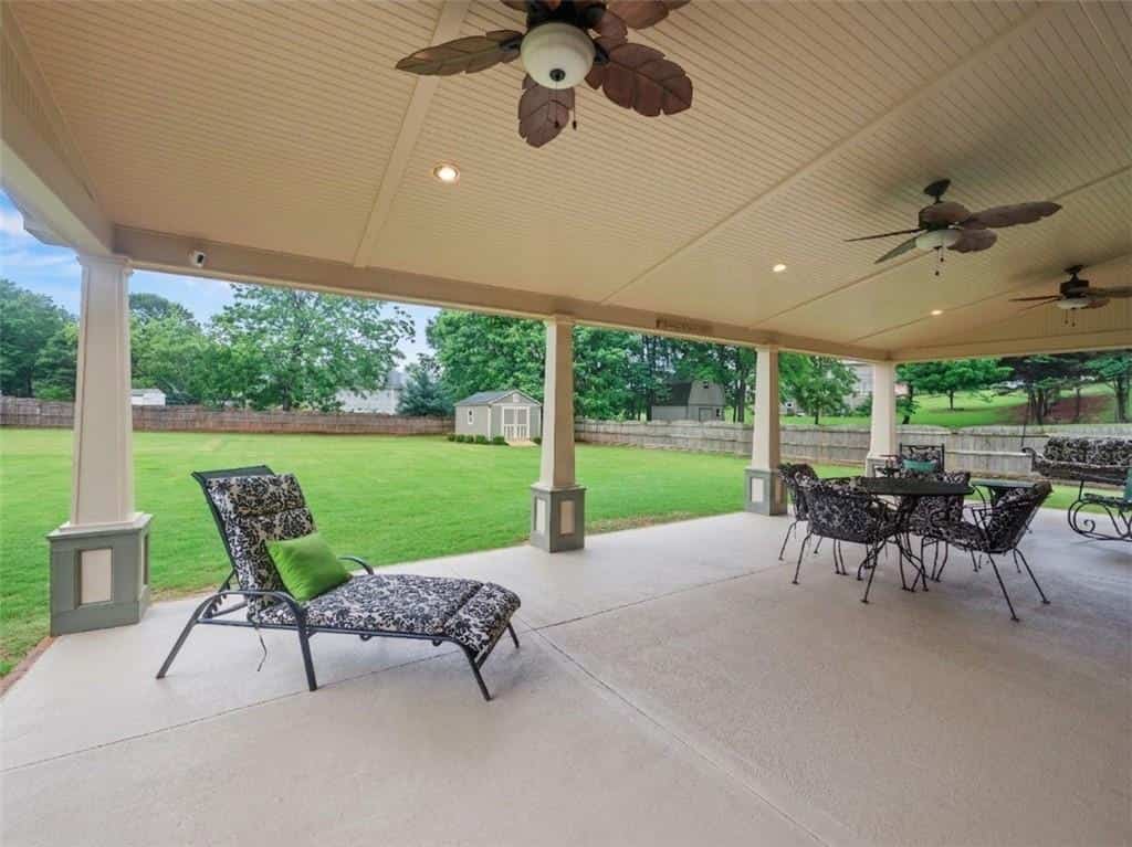 Listing photo 3