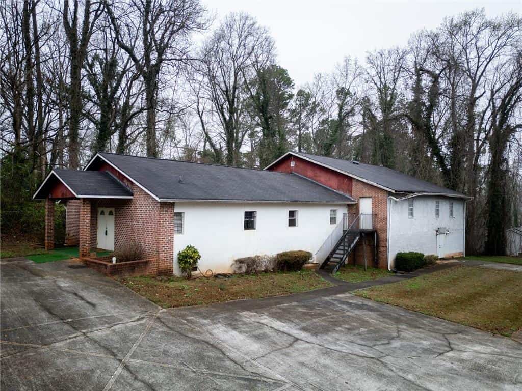 Listing photo 6