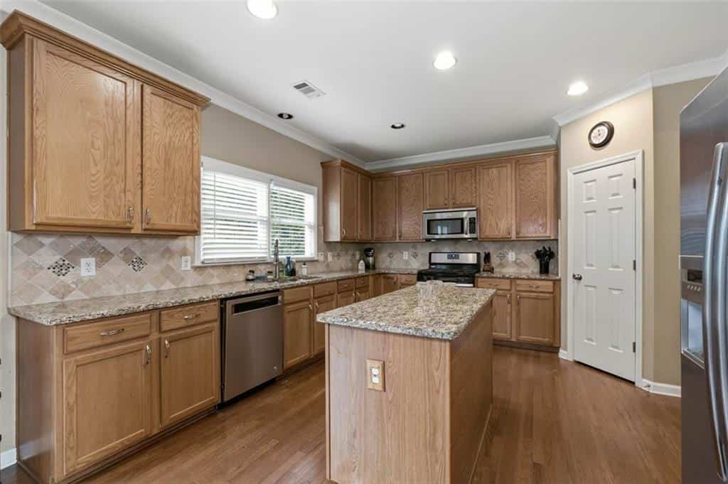Listing photo 6